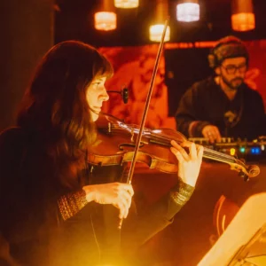 Musikerin-Booking-Anfrage